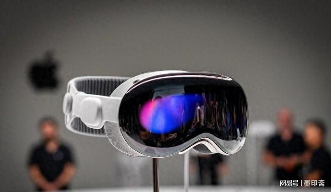 o押注两款智能眼镜AI硬件风向变了?新葡京苹果砍停下一代VisionPr(图7) o押注两款智能眼镜AI硬件风向变了?新葡京苹果砍停下一代VisionPr(图7)
